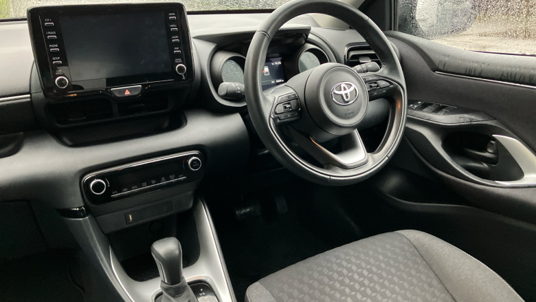 Toyota Yaris 1.5 Hybrid Design 5dr CVT Hybrid Hatchback